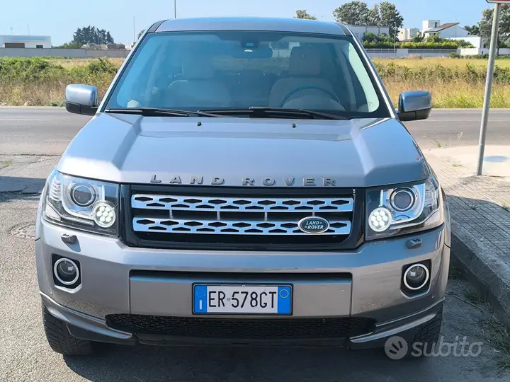 Land Rover Freelander 2013 photo 2
