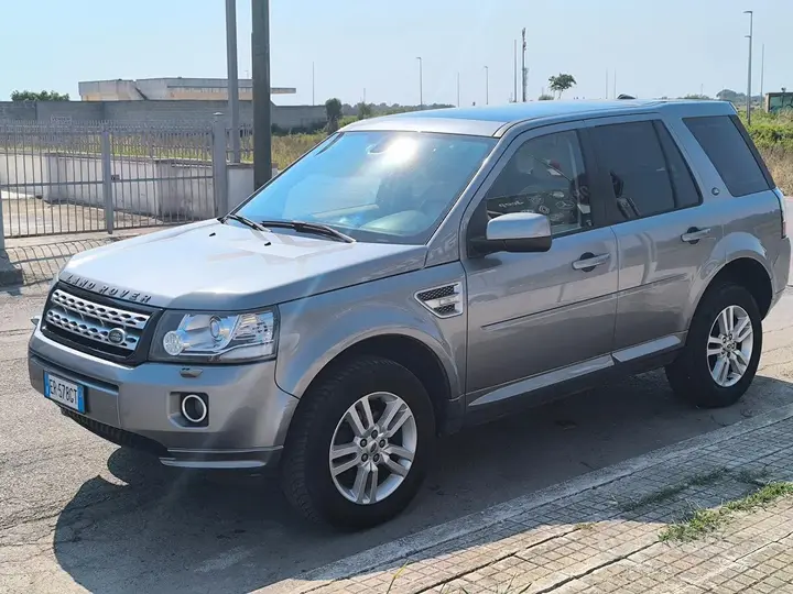 Land Rover Freelander 2013 photo 3