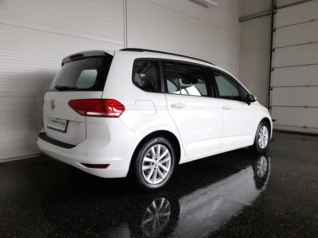 Volkswagen Touran 2019 photo 2