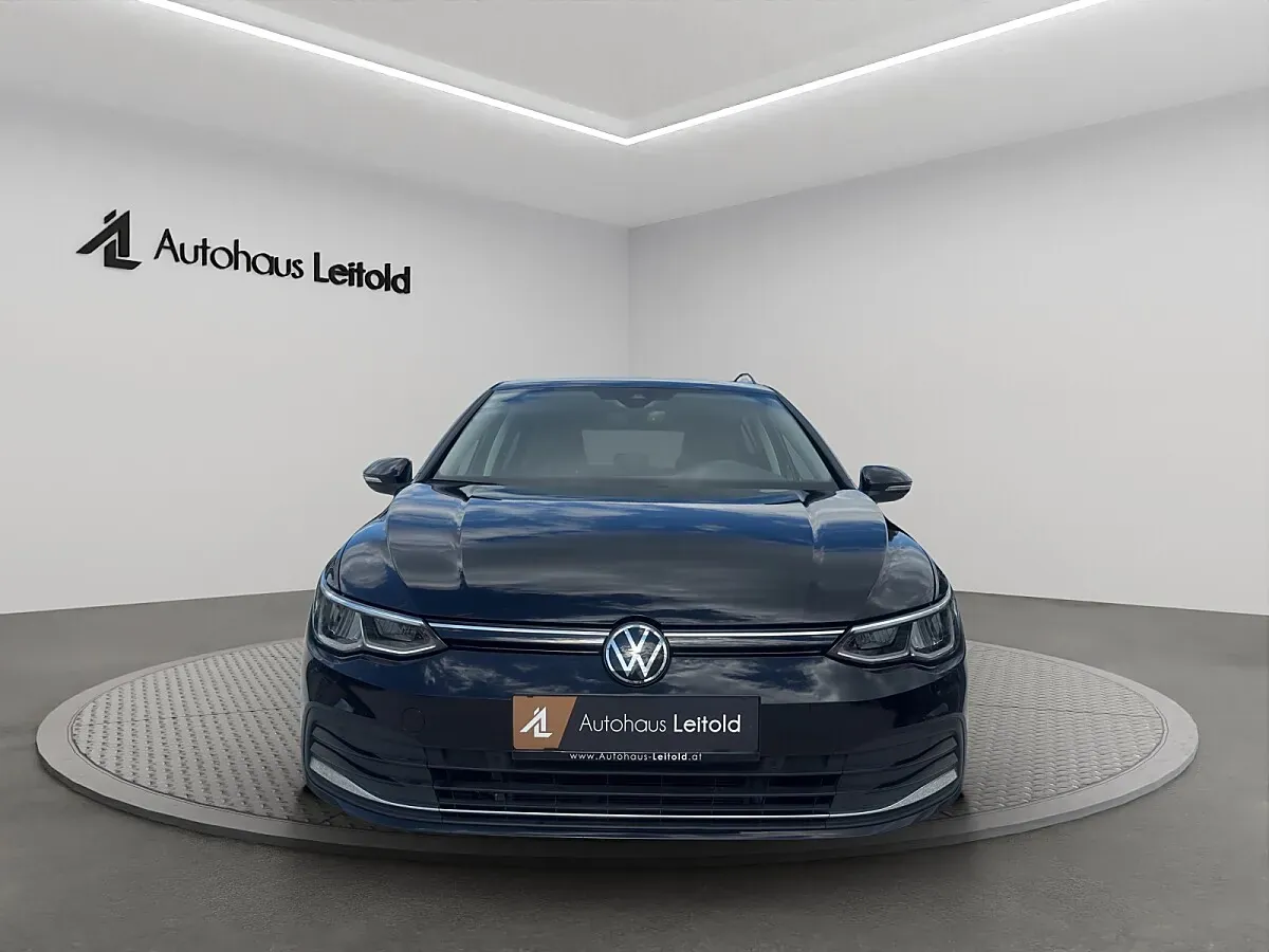 Volkswagen Golf 2024 photo 2