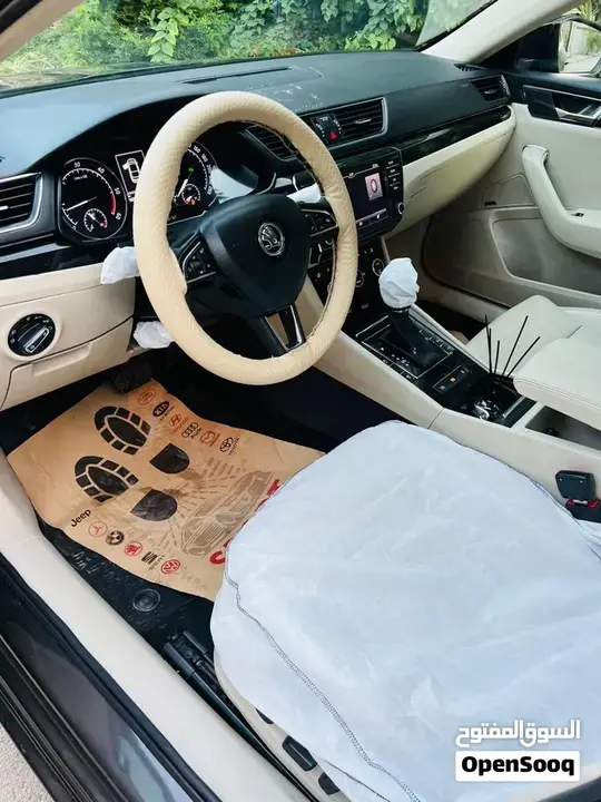 Skoda Superb 2018 photo 2
