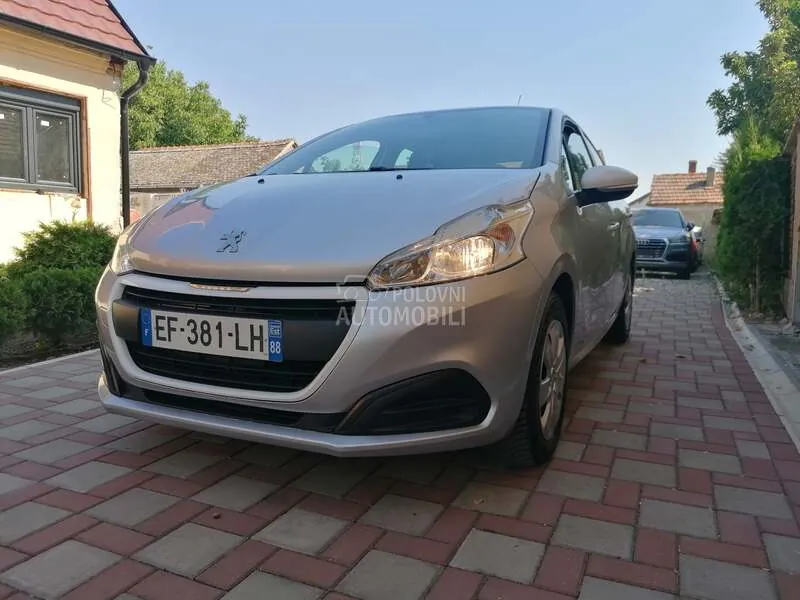 Peugeot 208 2016 photo 3