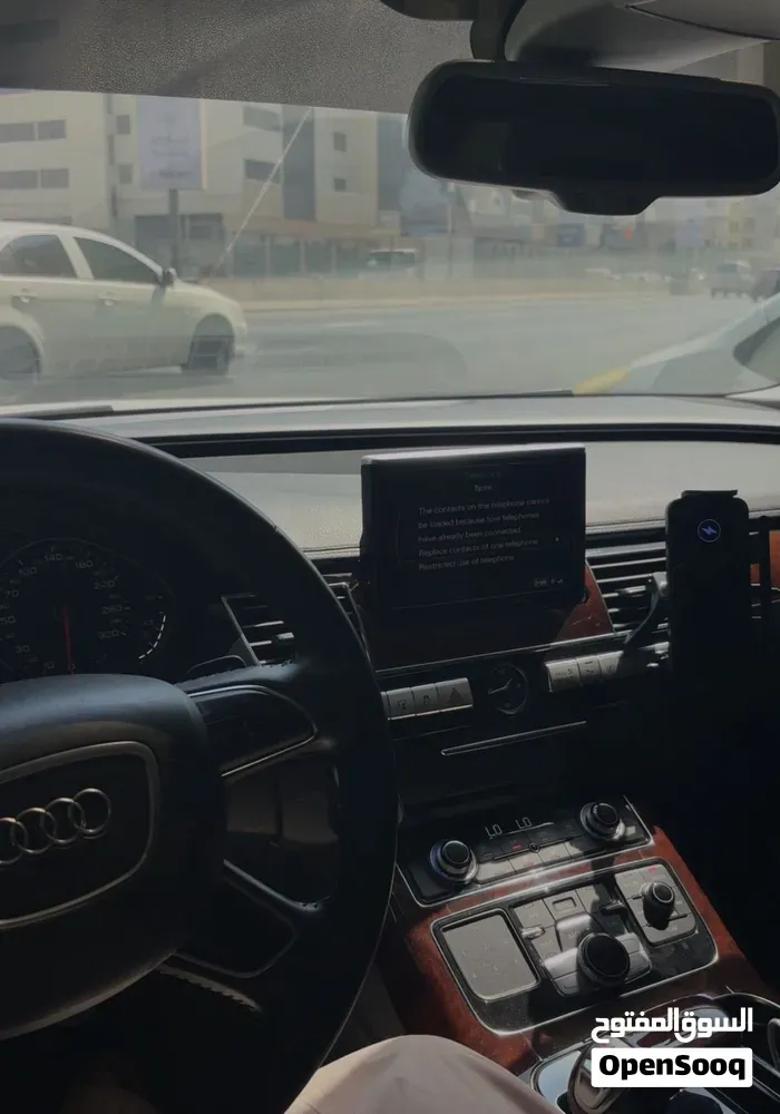 Audi A8 2013 photo 2
