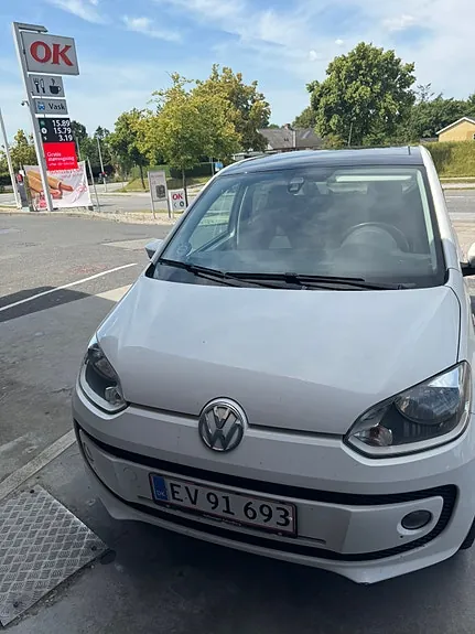 Volkswagen Up 2014 photo 2