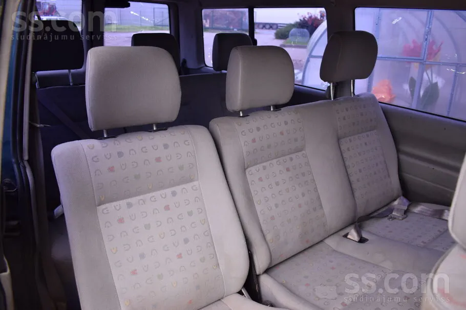 Volkswagen Caravelle 2003 photo 4