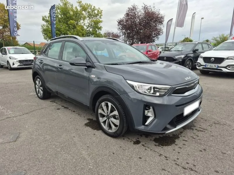 Kia Stonic 2023 photo 3