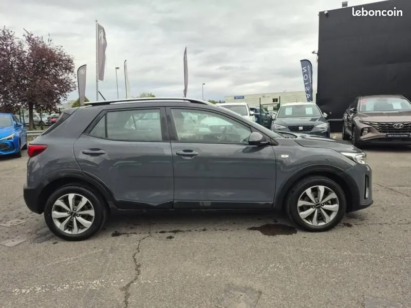 Kia Stonic 2023 photo 4