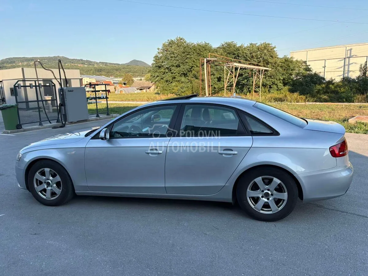 Audi A4 2010 photo 4