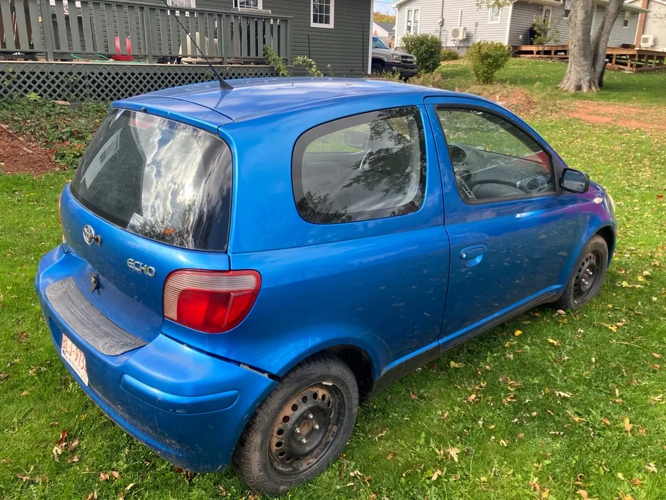 Toyota Echo 2004 photo 4