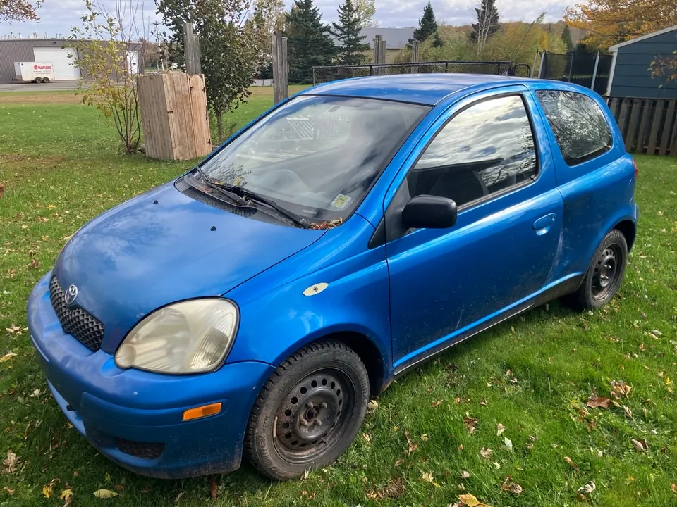 Toyota Echo 2004 photo 3