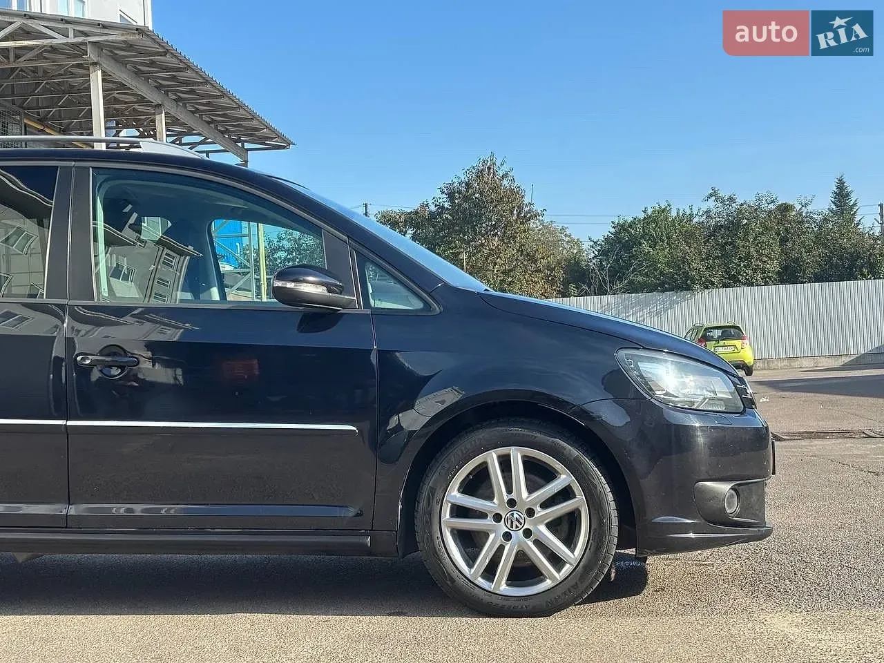 Volkswagen Touran 2011 photo 5