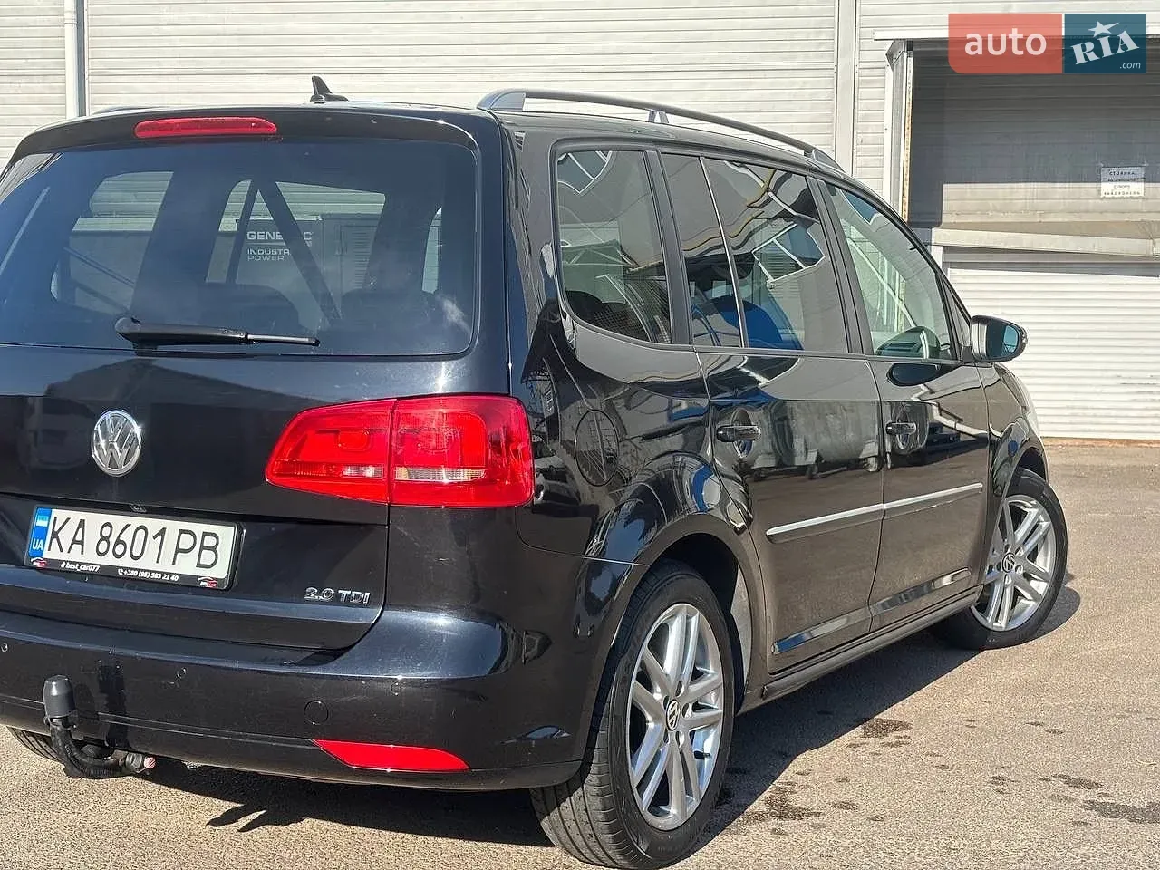 Volkswagen Touran 2011 photo 3