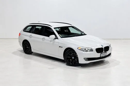 BMW 523I
