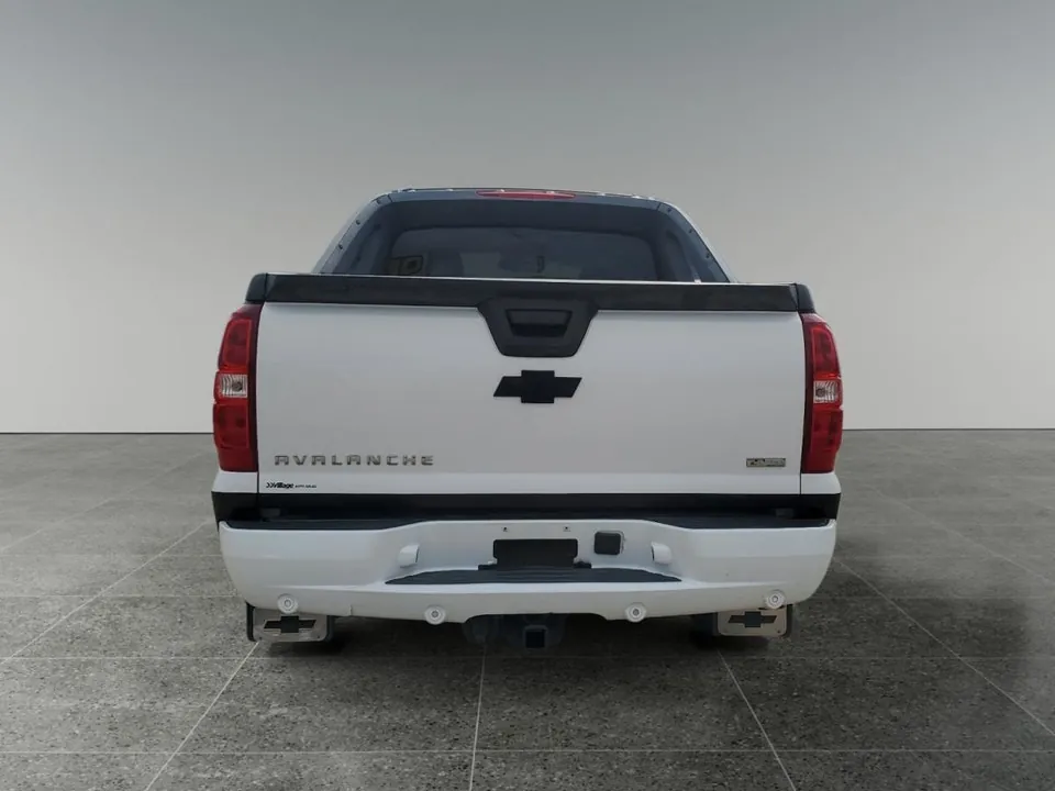 Chevrolet Avalanche 2010 photo 4