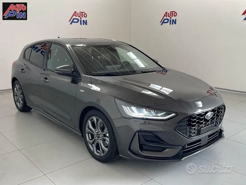 Ford Focus 2025 photo 3