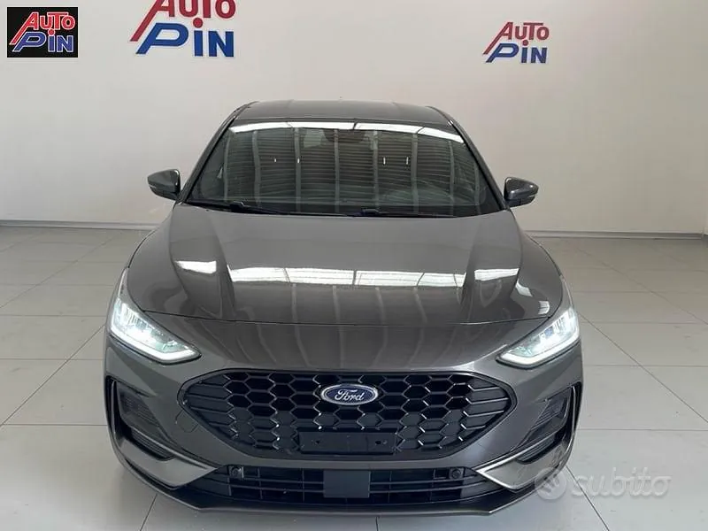 Ford Focus 2025 photo 2