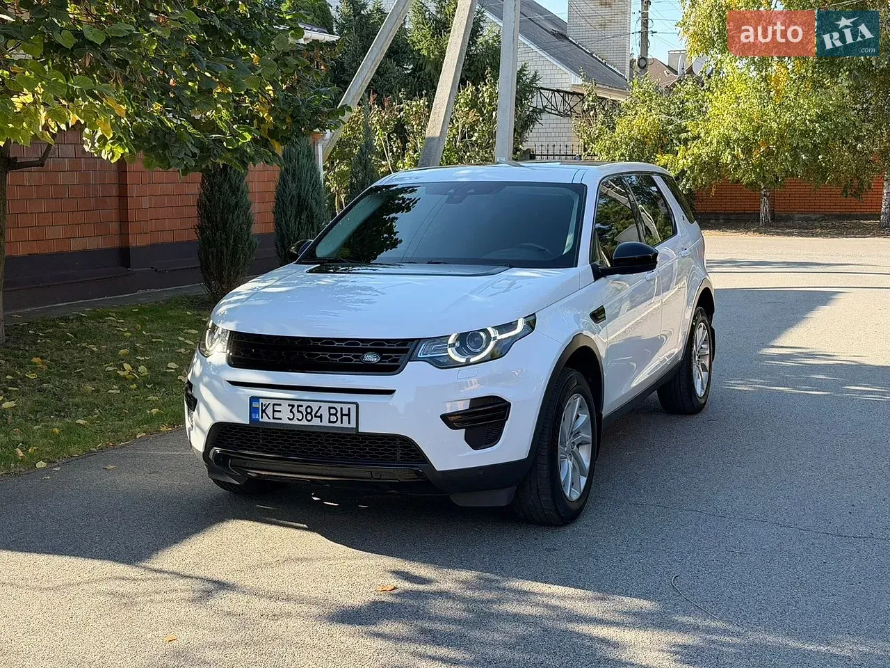 Land Rover Discovery Sport 2017 photo 2