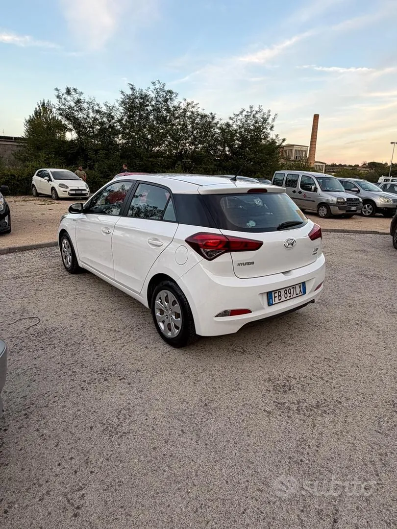 Hyundai I20 2016 photo 5