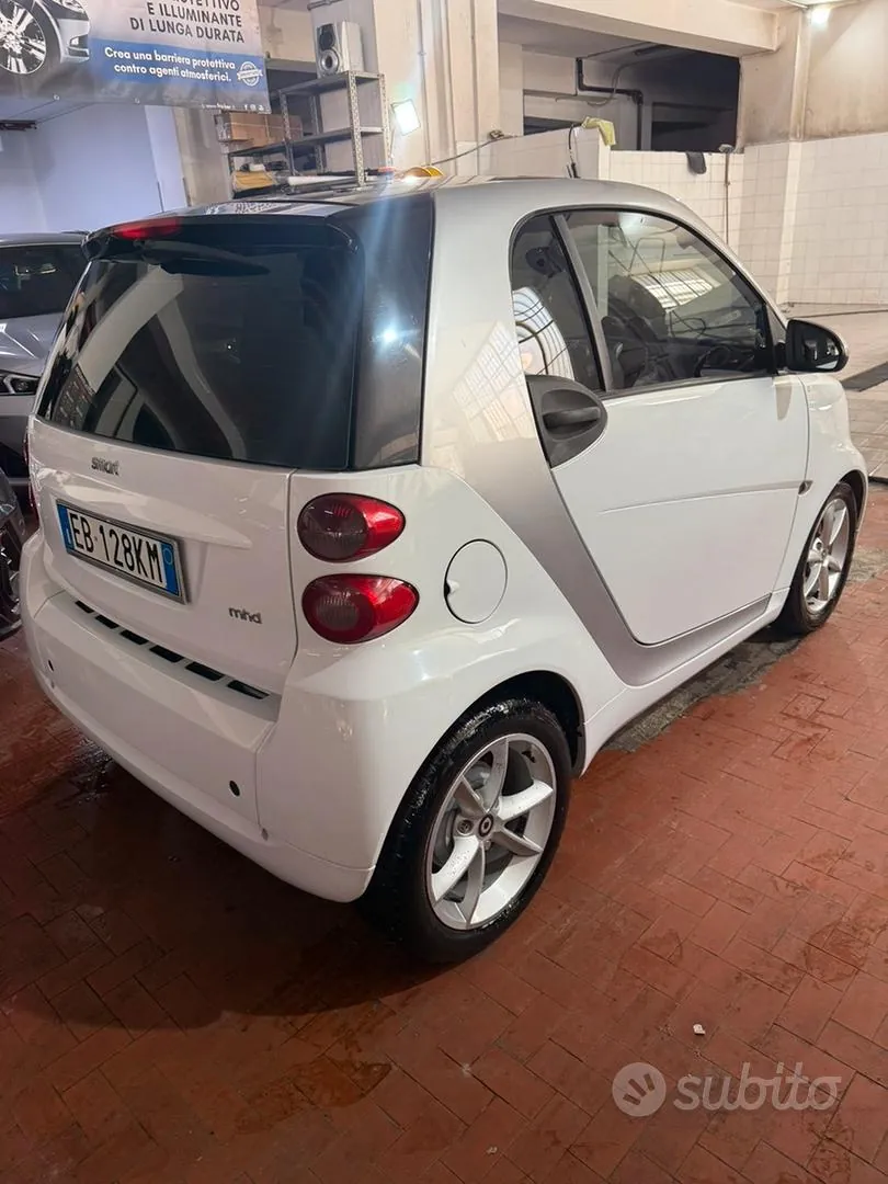 Smart Fortwo 2010 photo 2