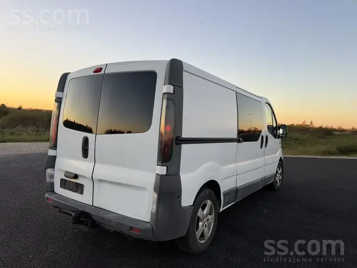 Opel Vivaro 2006 photo 2