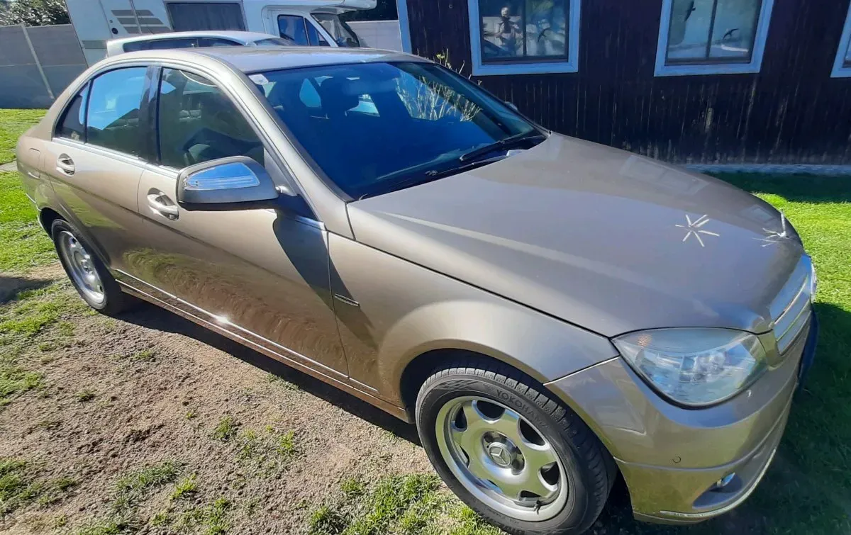 Mercedes-Benz C-Class 2007 photo 2