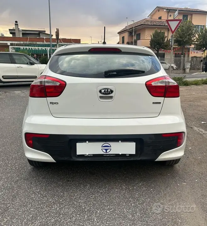 Kia Rio 2015 photo 5