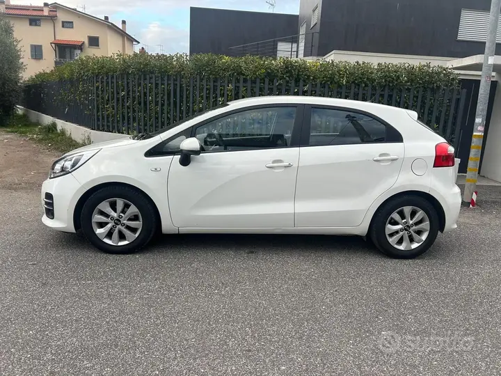 Kia Rio 2015 photo 3