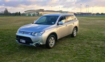 Mitsubishi Outlander 2014 photo 3