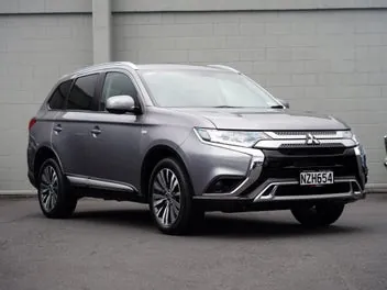 Mitsubishi Outlander 2022 photo 2