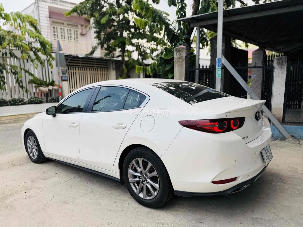 Mazda 3 2022 photo 4