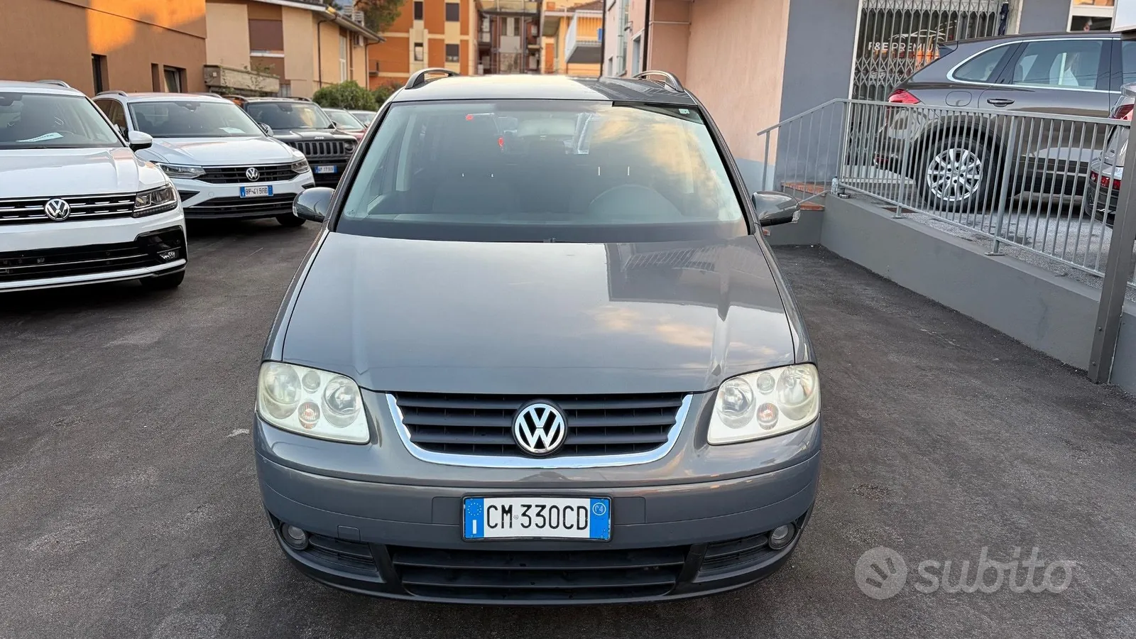Volkswagen Touran 2004 photo 2