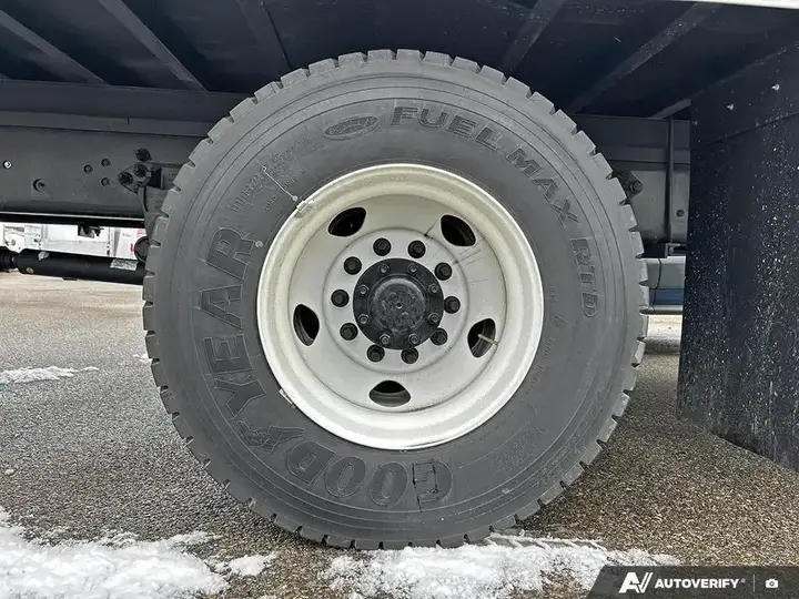Ford F-750 2027 photo 4