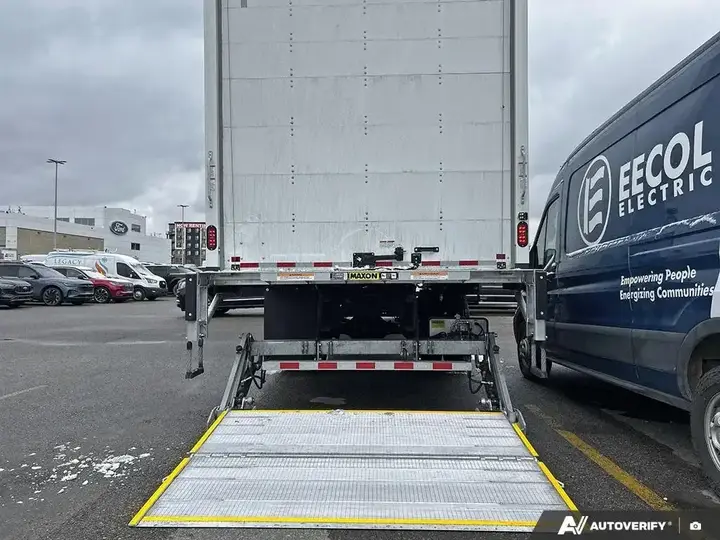 Ford F-750 2027 photo 3