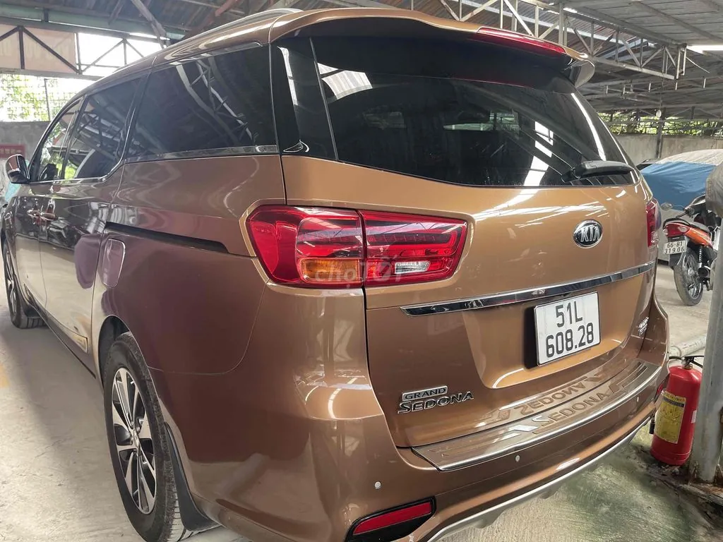 Kia Sedona 2020 photo 3