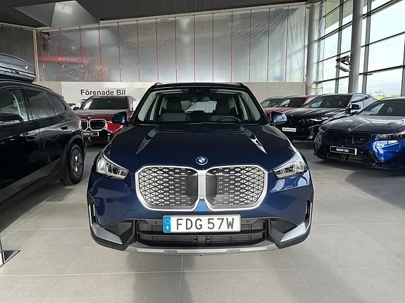 BMW Ix1 2025 photo 2