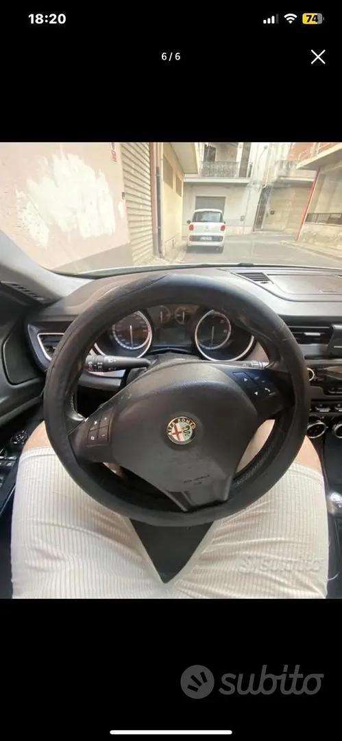 Alfa Romeo Giulietta 2011 photo 5