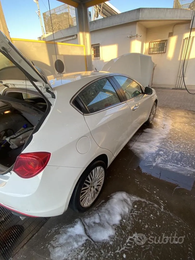 Alfa Romeo Giulietta 2011 photo 4