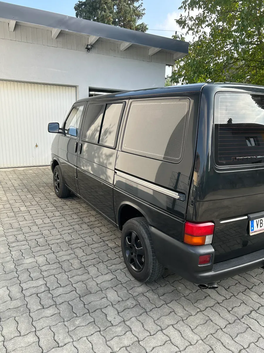 Volkswagen T4 1999 photo 2