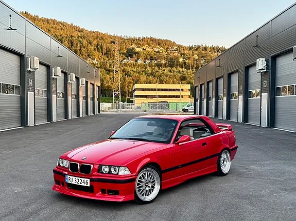 BMW 318I