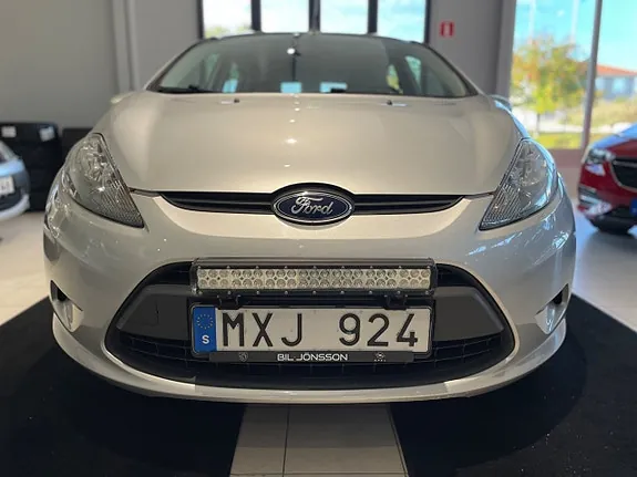 Ford Fiesta 2013 photo 2