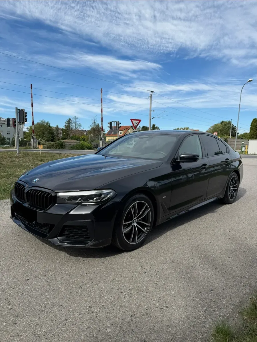 BMW 5 Series 2022 photo 2