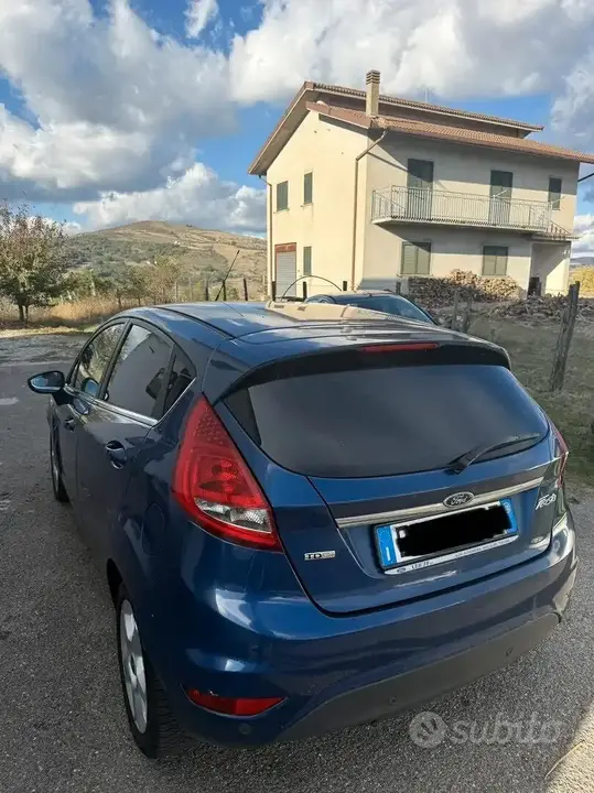 Ford Fiesta 2011 photo 4