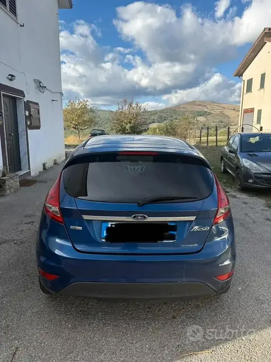 Ford Fiesta 2011 photo 3