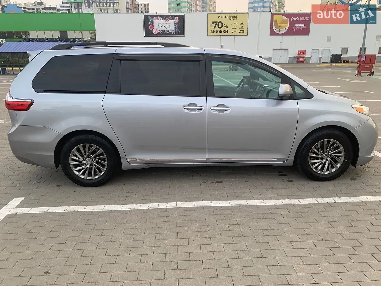 Toyota Sienna 2016 photo 5