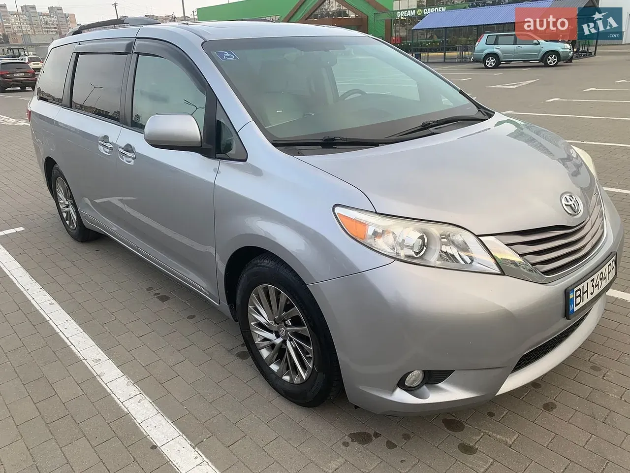 Toyota Sienna 2016 photo 3