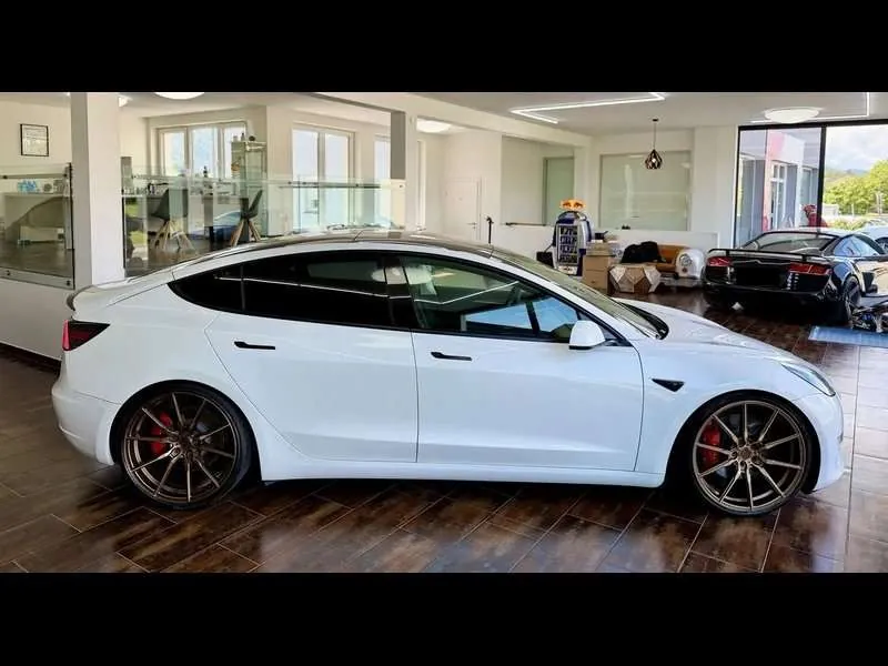 Tesla Model 3 2021 photo 3