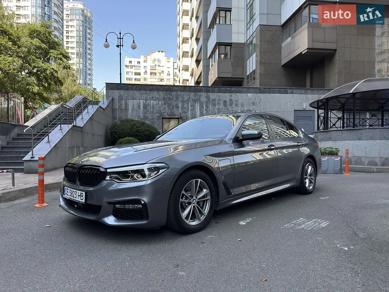 BMW 5 Series 2018 photo 4