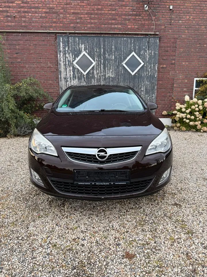 Opel Astra J