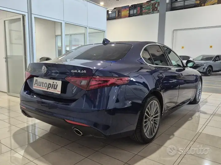 Alfa Romeo Giulia 2021 photo 2