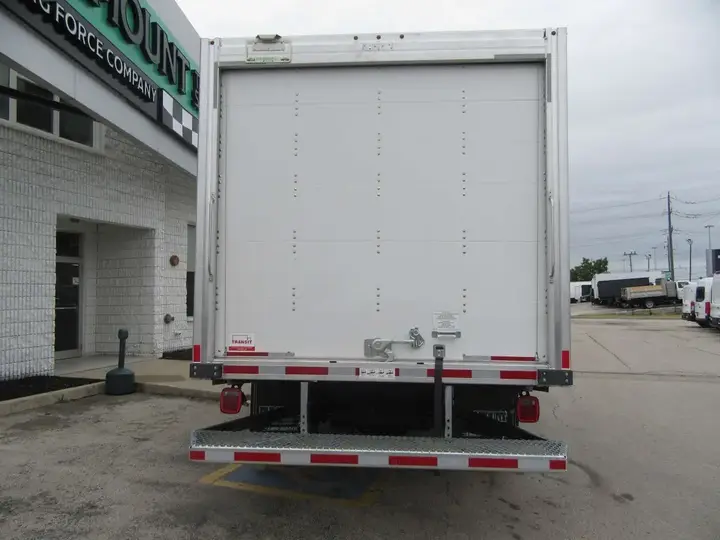Ford F-550 2021 photo 4